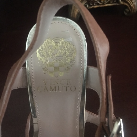 Vince Camuto sandals - Picture 2 of 2